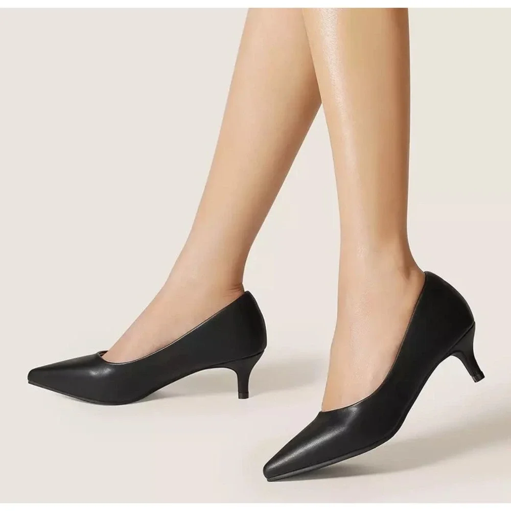 Heel The World‎ Women's 9.5 M Pumps with Kitten Heels Comfort Pointed Toe Dress